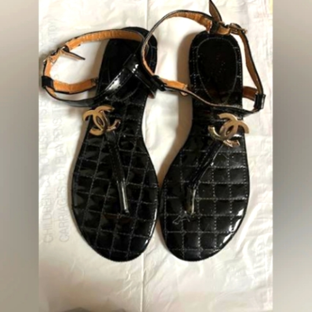 Fabulous size 7 designer inspired sandal